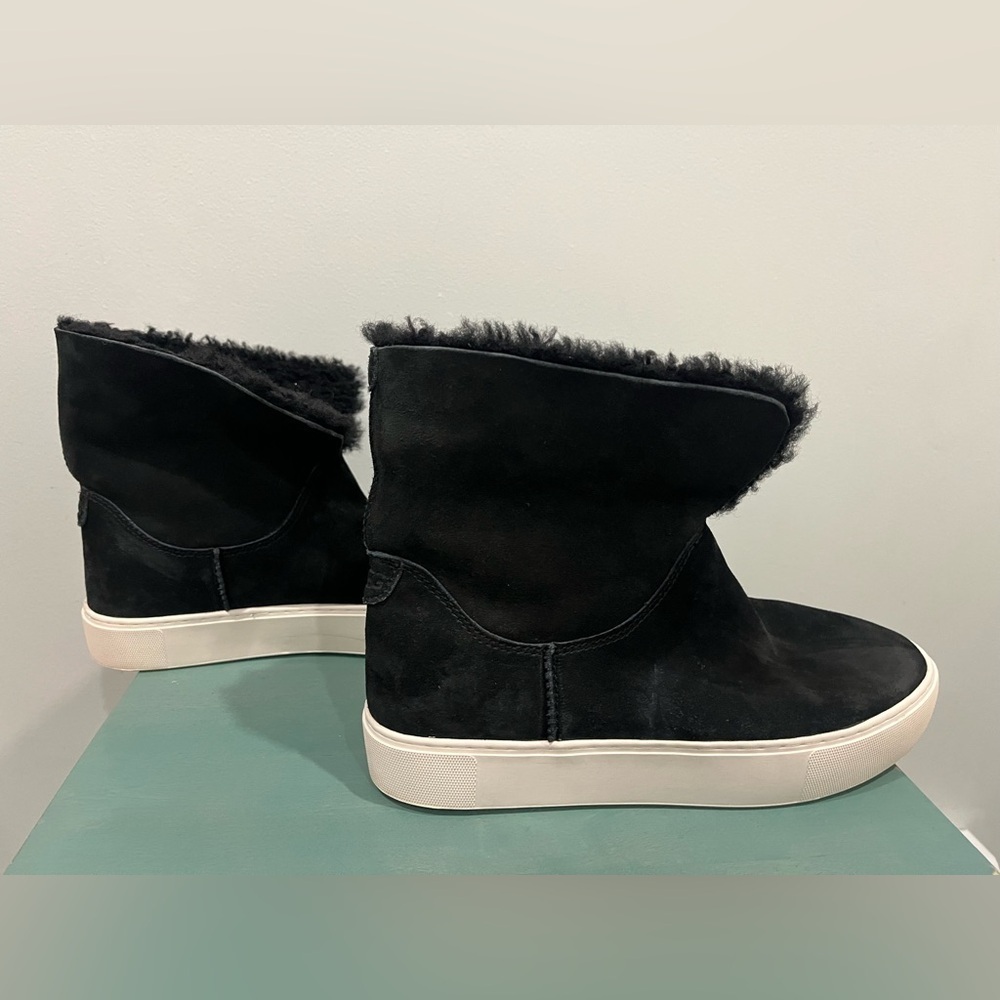 UGG Lynus cuffable Black Suede Fur-Lined sneaker 9.5 Boots - Picture 5 of 11